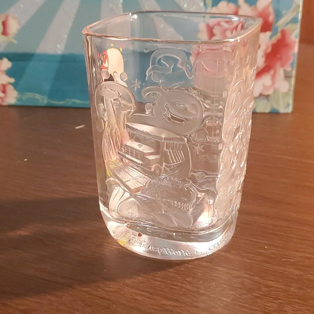 Mcdonalds 2000 magic Kingdom glass - Picture 4 of 7